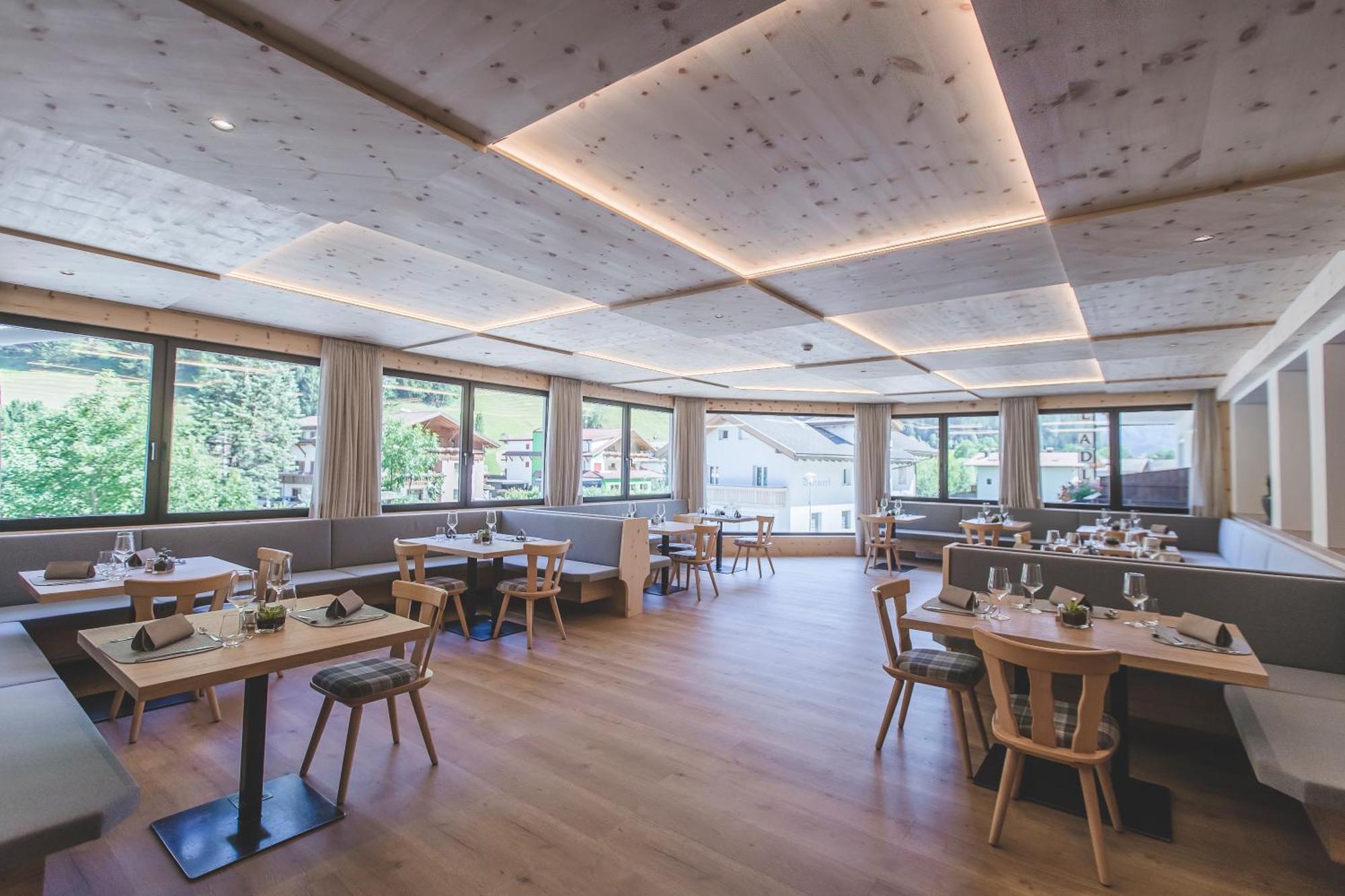 Hotel Adler Ahrntal Eksteriør billede
