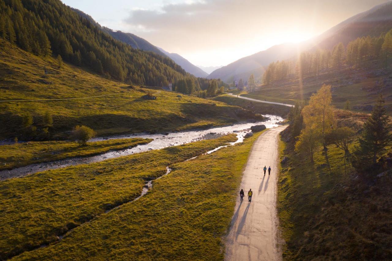 Hotel Adler Ahrntal Eksteriør billede